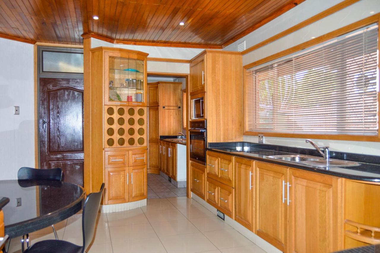 Emangunini Guest House Річардс-Бей Екстер'єр фото